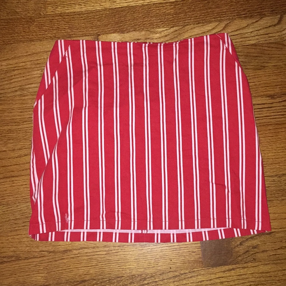 Forever 21 Red and White Striped Skirt 🖤